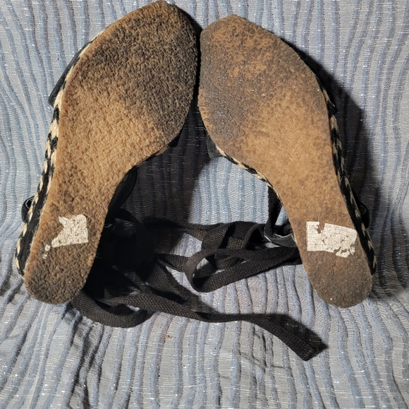 Ugg Australia Espadrille Black Wrap Tie Strap Wedge Sandals Size 8.5 - Picture 9 of 9